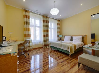 Jagiellonska 3 ApartHotel - Deluxe Rooms with King Beds, City Center, Free Wifi!