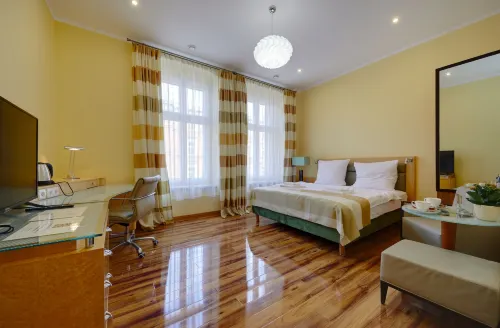 Jagiellonska 3 ApartHotel - Deluxe Rooms with King Beds, City Center, Free Wifi!