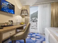Grand Hotel Slavia Hotels near Archaeological Collection