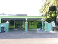 Homestay Ira Jaya - 4 Unit Rumah Hoteles en Jejawi