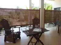Dad's Holiday Home Hotels in Thotagamuwa
