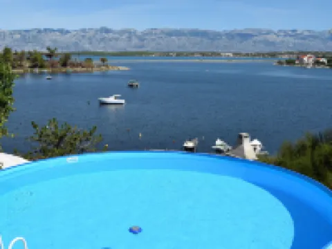 Apartments Valentina-B Hotels in Nin