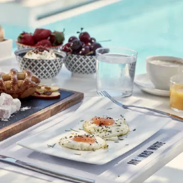 Mr and MRS White Paros