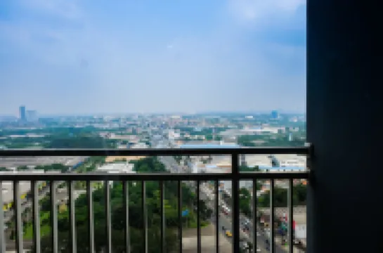 Elegant Studio Apartment at Springwood Residence