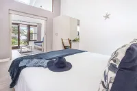 Sixteen Guesthouse on Main - Parkplatz