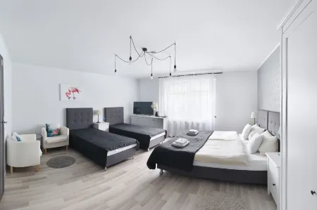 7th Room Guest House