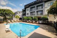Courtyard Columbia Northeast/Fort Jackson Area - Parkering