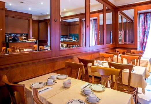 호텔 디플로마 객실