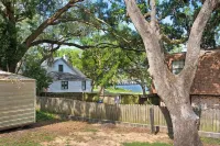 Charming cottage in fabulous Pensacola just steps from the water with water view