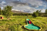 Fossatun Camping Pods & Cottages - Sleeping Bag Accommodation - parking