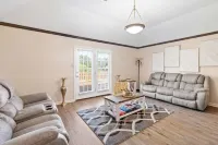 Newly Renovated "Home Away From Home" A spacious, modernized 4-bedroom home. Hotels in Tipton County