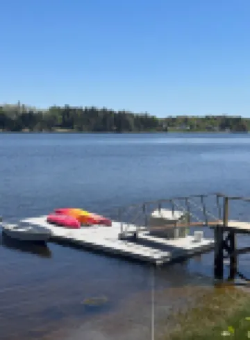 Tides Cottage on Quiet Tidal Inlet with Kayaks and Fire Pit