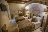 Divan Cave House