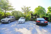 Plernsalaya Resort - parking