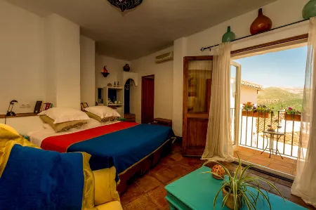 Hotel Los Castaños Отели в г. Benadalid