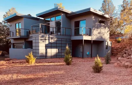 Designer View Villa-Rooftop 360 View Deck-Hot Tub Отели рядом с достопримечательностью «Парк штата Слайд Рок»