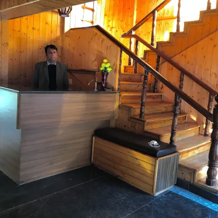 The Avenue River Side Hotel - Near Volvo Bus Stand Manali