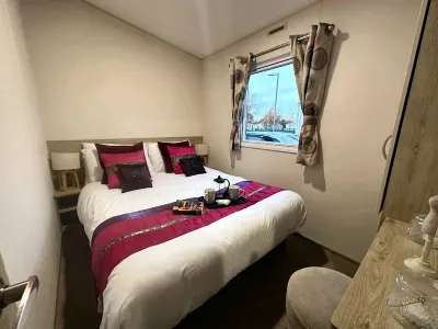 Forget-me-Not Stays Holiday Caravan- 3 Bedrooms Hotels near Rosedale