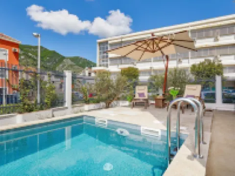 Maison W Hotels in Dobrota