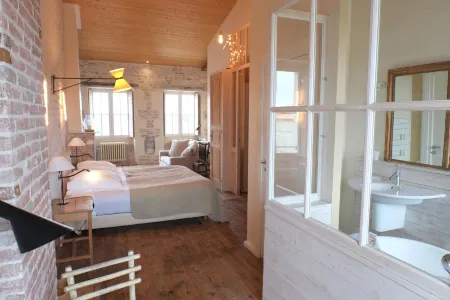 Hôtel le Sénéchal Отели в г. Арс-ан-Ре