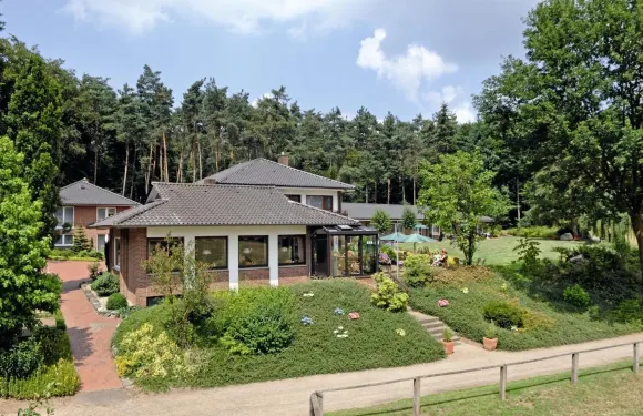 瓦爾德咖啡廳酒店