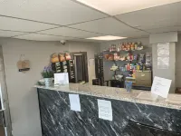 Budgetel Inn and Suites - Louisville - parking