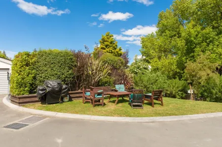 Admirals Motor Lodge Отели рядом с достопримечательностью «Allan Scott Family Winemakers»