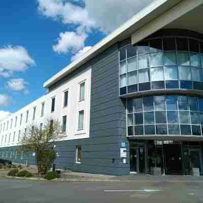 LONDON LUTON VALE HOTEL by IHG Hotel Exterior