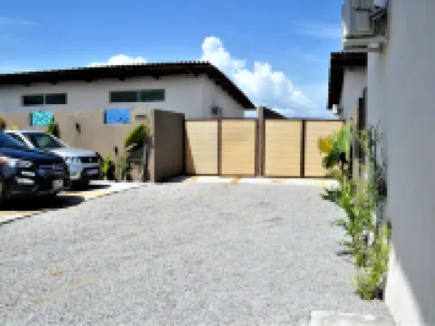 Ivoire Lodge Hotels in Adiaké Department