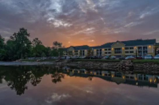 이코노 로지 리버사이드