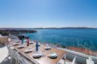 Seafront Luxury Apartments Fun