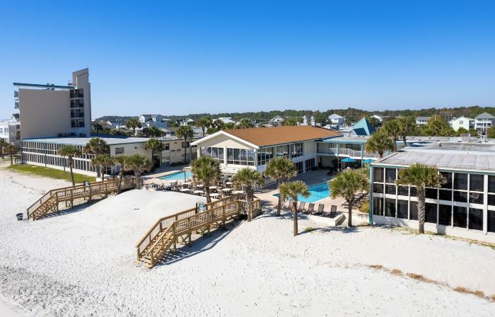 Oceanfront Litchfield Inn