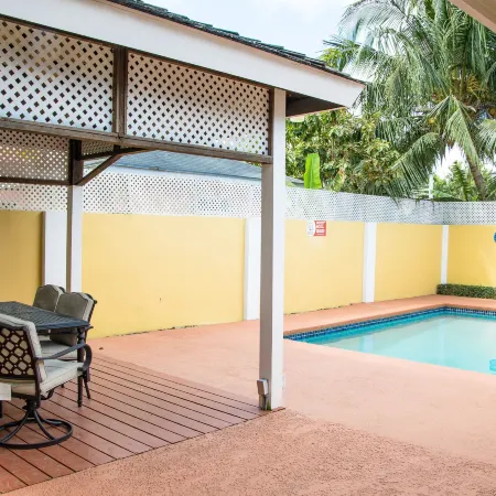 Brownstone Guesthouses Seabeach