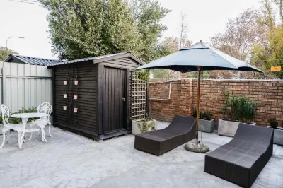 آفمور فريديهوف نمبر 2 Hotels near Rust en Vrede Wine Estate