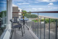 17 Beach Court - 2 Bed Apartment - Saundersfoot
