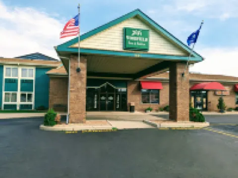 Woodfield Inn and Suites Hotels in Wood County
