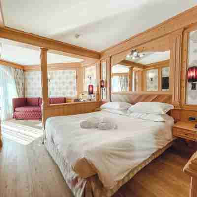 Cristal Palace Hotel Rooms