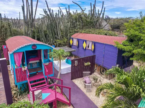 Mammaloe Hotels in Matividiri