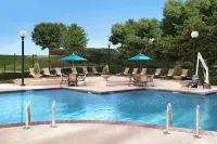Hilton Atlanta Airport - Pool