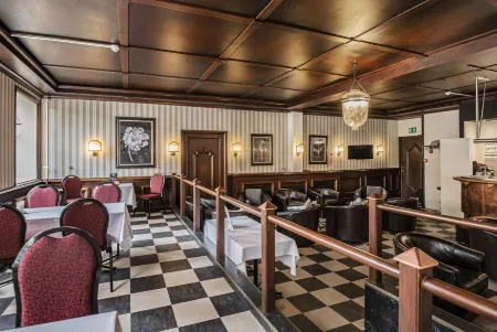 Hotel Vinhuset Отели в г. Karrebaksminde