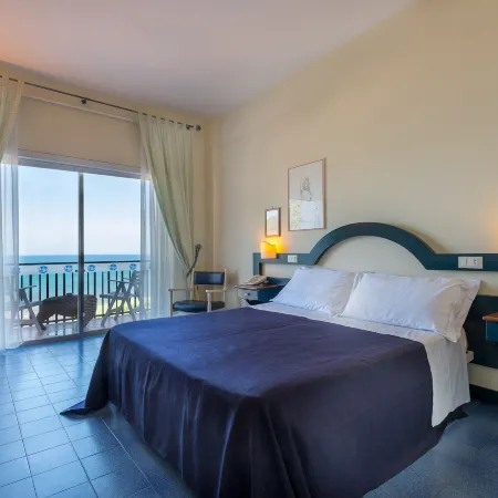 Summit Hotel