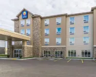 Comfort Inn & Suites Edmonton International Airport Hotels in Ниску