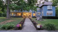 Saravilla Bed & Breakfast - Homestays