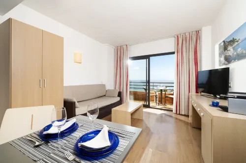 Almirall Apartaments - Condos