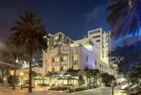 Iberostar Waves Berkeley Shore Hotels near Statue