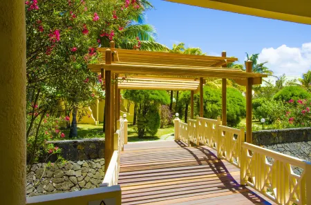 Silver Beach Hotel Отели в г. Тру д'О Дус