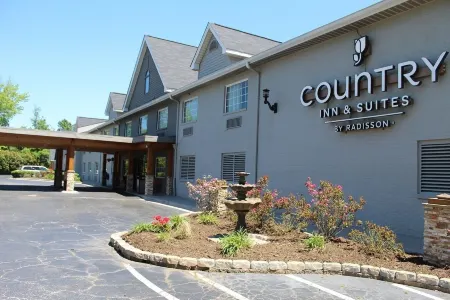 Country Inn & Suites by Radisson, Charlotte I-85 Airport, NC Отели рядом с достопримечательностью «Рекреэйшен Департмент»