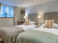 Lorne House Bed & Breakfast Hotels in Box