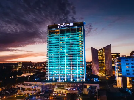 Radisson Blu Hotel Lietuva, Vilnius Отели рядом с достопримечательностью «404»