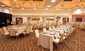 Ashland Hills Hotel & Suites